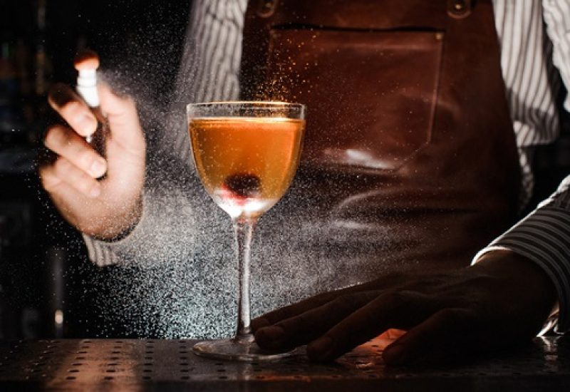 In Bartenders We Trust - A Insider's Guide to Drinking Like a Bartender