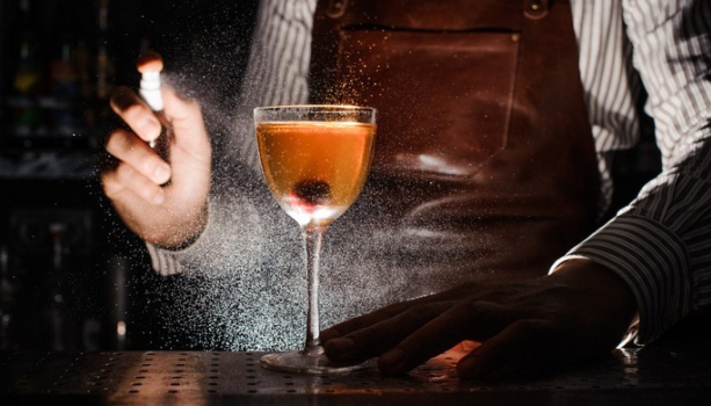 In Bartenders We Trust - A Insider's Guide to Drinking Like a Bartender