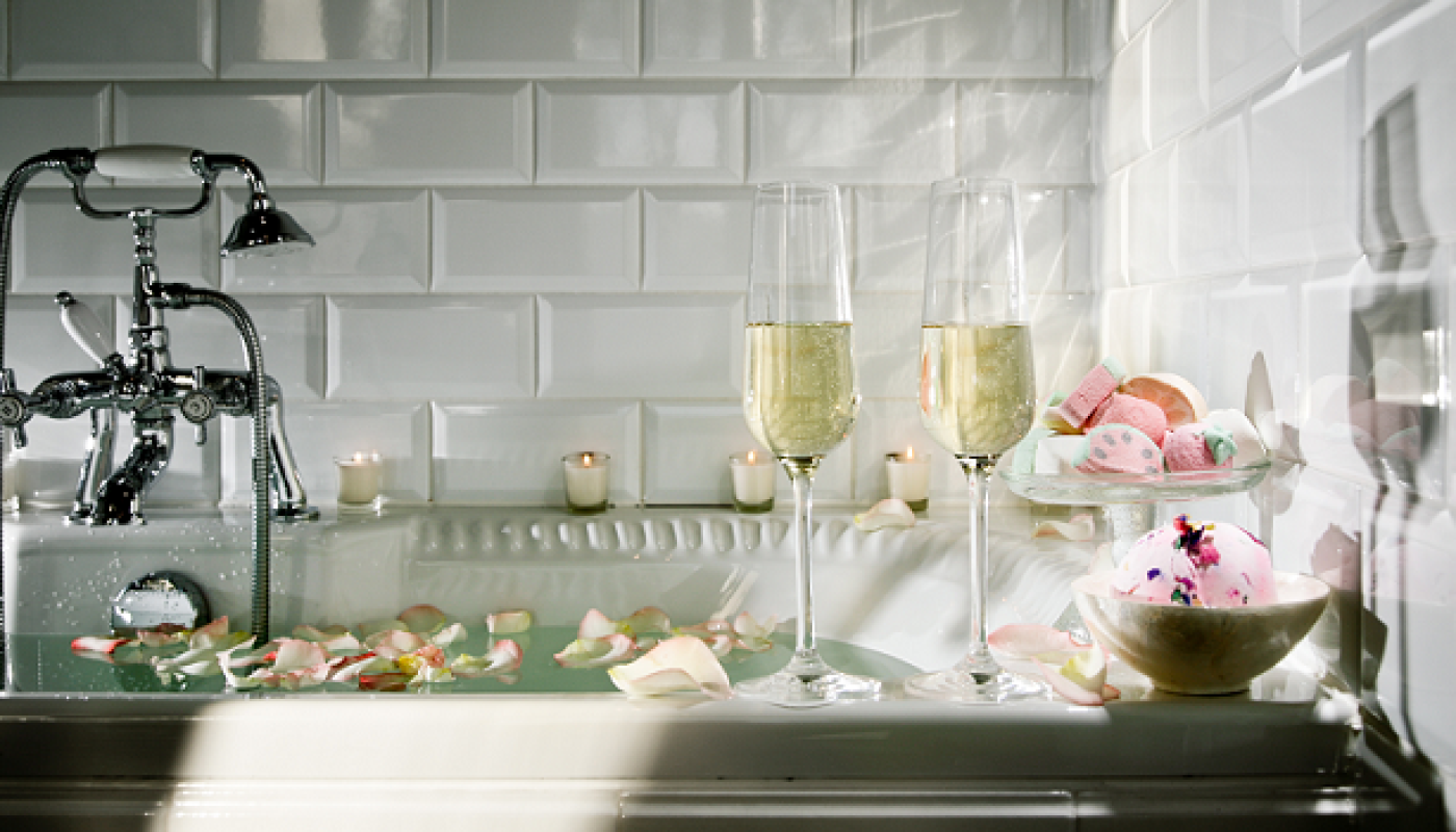 Hotel Chain Introduces Prosecco on Tap on Guests' Bathrooms