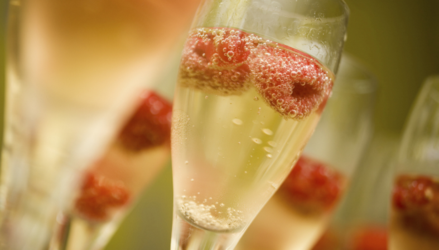 This is the Reason Why You Should Not Drink Prosecco from a Plastic Cup