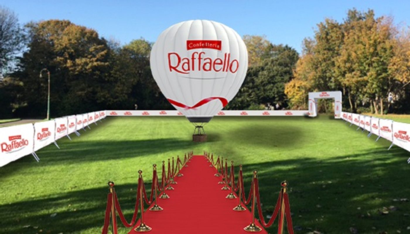 Raffaello Celebrates Best Friends Day with a Chocolate Givaway and Fun at Merrion Square